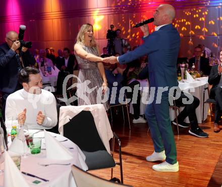 Nacht des Sports. Sportgala. Sportler des Jahres 2022.     Sabine Schoeffmann, Udo Wenders, Alexander Payer . Velden, am 21.12.2022.
Foto: Kuess
www.qspictures.net


---
pressefotos, pressefotografie, kuess, qs, qspictures, sport, bild, bilder, bilddatenbank