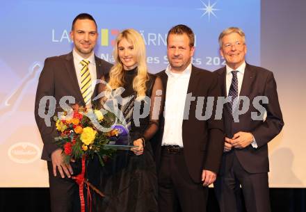 Nacht des Sports. Sportgala. Sportler des Jahres 2022.     Anna Gasser, Landeshauptmann Peter Kaiser . Velden, am 21.12.2022.
Foto: Kuess
www.qspictures.net


---
pressefotos, pressefotografie, kuess, qs, qspictures, sport, bild, bilder, bilddatenbank