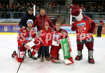 EBEL. Eishockey Bundesliga. EC KAC gegen  Moser Medical Graz99ers.  Paul Postma, Spieler des Abends Sebastia Dahm (KAC). Klagenfurt, am 23.12.2022.
Foto: Kuess
www.qspictures.net
---
pressefotos, pressefotografie, kuess, qs, qspictures, sport, bild, bilder, bilddatenbank