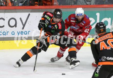 EBEL. Eishockey Bundesliga. EC KAC gegen  Moser Medical Graz99ers.  Rok Ticar, (KAC),    Michael Schiechl  (Graz). Klagenfurt, am 23.12.2022.
Foto: Kuess
www.qspictures.net
---
pressefotos, pressefotografie, kuess, qs, qspictures, sport, bild, bilder, bilddatenbank