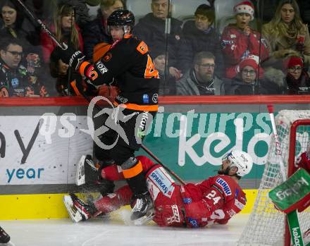 EBEL. Eishockey Bundesliga. EC KAC gegen  Moser Medical Graz99ers.  Strong Steven (KAC),   Fladeby Tobias (Graz). Klagenfurt, am 23.12.2022.
Foto: Kuess
www.qspictures.net
---
pressefotos, pressefotografie, kuess, qs, qspictures, sport, bild, bilder, bilddatenbank