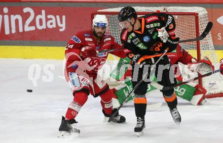 EBEL. Eishockey Bundesliga. EC KAC gegen  Moser Medical Graz99ers.  Steven Strong,  (KAC),  Aleksi Salonen  (Graz). Klagenfurt, am 23.12.2022.
Foto: Kuess
www.qspictures.net
---
pressefotos, pressefotografie, kuess, qs, qspictures, sport, bild, bilder, bilddatenbank