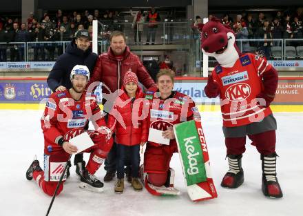 EBEL. Eishockey Bundesliga. EC KAC gegen  Moser Medical Graz99ers.   Paul Postma, Spieler des Abends Sebastia Dahm (KAC). Klagenfurt, am 23.12.2022.
Foto: Kuess
www.qspictures.net
---
pressefotos, pressefotografie, kuess, qs, qspictures, sport, bild, bilder, bilddatenbank