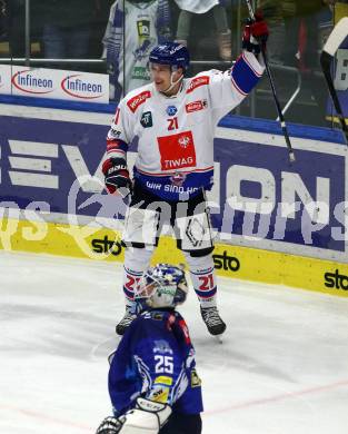EBEL. Eishockey Bundesliga. EC VSV gegen HC TIWAG Innsbruck.  Torjubel Tyler Coulter  (Innsbruck). Villach, am 26.12.2022.
Foto: Kuess
www.qspictures.net
---
pressefotos, pressefotografie, kuess, qs, qspictures, sport, bild, bilder, bilddatenbank