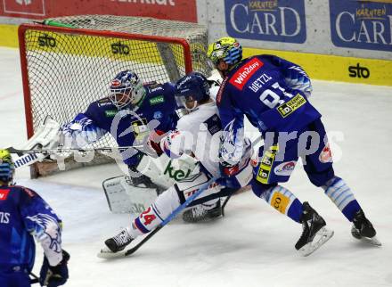 EBEL. Eishockey Bundesliga. EC VSV gegen HC TIWAG Innsbruck.   Alexander Schmidt, Niklas Wetzl,  (VSV),   Simon Bourque  (Innsbruck). Villach, am 26.12.2022.
Foto: Kuess
www.qspictures.net
---
pressefotos, pressefotografie, kuess, qs, qspictures, sport, bild, bilder, bilddatenbank
