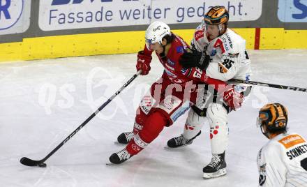 EBEL. Eishockey Bundesliga. EC KAC gegen  Steinbach Black Wings Linz.  Luka Gomboc,  (KAC),  Michael Haga  (Linz). Klagenfurt, am 30.12.2022.
Foto: Kuess
www.qspictures.net
---
pressefotos, pressefotografie, kuess, qs, qspictures, sport, bild, bilder, bilddatenbank