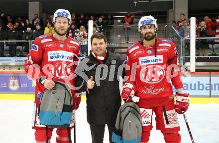 EBEL. Eishockey Bundesliga. EC KAC gegen  HK SZ Olimpija Ljubljana.  Paul Postma, Spieler des Abends Lucas Lessio (KAC). Klagenfurt, am 3.1.2023.
Foto: Kuess
www.qspictures.net
---
pressefotos, pressefotografie, kuess, qs, qspictures, sport, bild, bilder, bilddatenbank