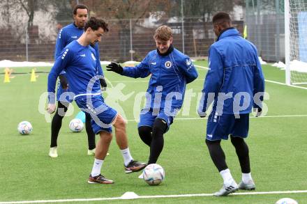 Fussball Bundesliga. Training SK Austria Klagenfurt.    Vesel Demaku.. Klagenfurt, am 4.1.2023.
Foto: Kuess


---
pressefotos, pressefotografie, kuess, qs, qspictures, sport, bild, bilder, bilddatenbank