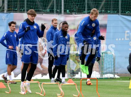 Fussball Bundesliga. Training SK Austria Klagenfurt.   Christopher Cvetko . Klagenfurt, am 4.1.2023.
Foto: Kuess


---
pressefotos, pressefotografie, kuess, qs, qspictures, sport, bild, bilder, bilddatenbank