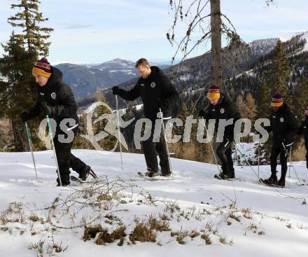 Fussball Bundesliga. Team Building Austria Klagenfurt.   Vesel Demaku, Marco Knaller.  Bad Kleinkirchheim, am 11.1.2023.
Foto: Kuess


---
pressefotos, pressefotografie, kuess, qs, qspictures, sport, bild, bilder, bilddatenbank