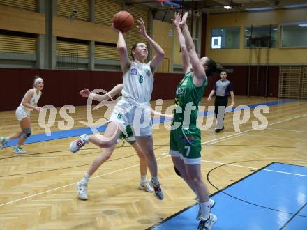 Basketball Damen Superliga. Grunddurchgang 11. Runde. KOS Celovec Damen gegen UBI Graz.  Alina Seher (KOS),  Simone Schwarzinger (Graz). Klagenfurt, 21.1.2023.
Foto: Kuess
---
pressefotos, pressefotografie, kuess, qs, qspictures, sport, bild, bilder, bilddatenbank