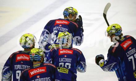 EBEL. Eishockey Bundesliga. EC VSV gegen HK SZ Olimpija Ljubljana.  Torjubel Blaz Tomazevic, Nicolas Rivett-Mattinen, Andrew Desjardins, Anthony Luciani, Philipp Lindner   (VSV).  Villach, am 22.1.2023
Foto: Kuess
www.qspictures.net
---
pressefotos, pressefotografie, kuess, qs, qspictures, sport, bild, bilder, bilddatenbank