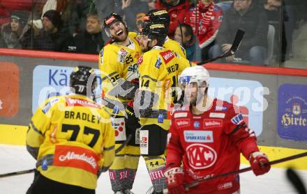 EBEL. Eishockey Bundesliga. EC KAC gegen  spusu Vienna Capitals.  Torjubel Maxwell ZImmer, Benjamin Finkelstein, Jeremy Gregoire, Matt Bradley  (Vienna Capitals). Klagenfurt, am 27.1.2023.
Foto: Kuess
www.qspictures.net
---
pressefotos, pressefotografie, kuess, qs, qspictures, sport, bild, bilder, bilddatenbank