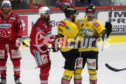 EBEL. Eishockey Bundesliga. EC KAC gegen  spusu Vienna Capitals.   Torjubel Radek Prokes, Lukas Kainz  (Vienna Capitals). Klagenfurt, am 27.1.2023.
Foto: Kuess
www.qspictures.net
---
pressefotos, pressefotografie, kuess, qs, qspictures, sport, bild, bilder, bilddatenbank