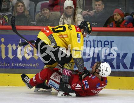 EBEL. Eishockey Bundesliga. EC KAC gegen  spusu Vienna Capitals.    Jesper Jensen Aabo,  (KAC),  Mario Fischer  (Vienna Capitals). Klagenfurt, am 27.1.2023.
Foto: Kuess
www.qspictures.net
---
pressefotos, pressefotografie, kuess, qs, qspictures, sport, bild, bilder, bilddatenbank