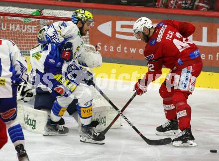 EBEL. Eishockey Bundesliga. EC KAC gegen VSV.  Rok Ticar,   (KAC),  Chris Collins   (VSV). Klagenfurt, am 29.1.2023.
Foto: Kuess
www.qspictures.net
---
pressefotos, pressefotografie, kuess, qs, qspictures, sport, bild, bilder, bilddatenbank