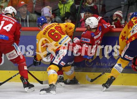 EBEL. Eishockey Bundesliga. EC KAC gegen Asiago Hockey.    Rihards Bukarts,  (KAC),    Michele Marchetti (Asiago). Klagenfurt, am 5.2.2023.
Foto: Kuess
www.qspictures.net
---
pressefotos, pressefotografie, kuess, qs, qspictures, sport, bild, bilder, bilddatenbank