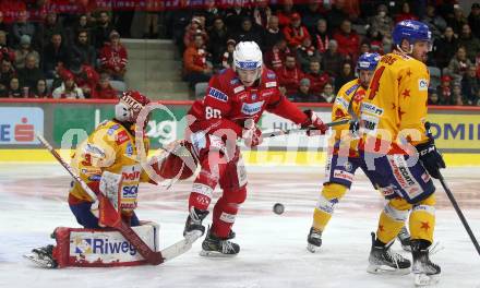 EBEL. Eishockey Bundesliga. EC KAC gegen Asiago Hockey.   Nikolaus Kraus,  (KAC),    Justin Fazio (Asiago). Klagenfurt, am 5.2.2023.
Foto: Kuess
www.qspictures.net
---
pressefotos, pressefotografie, kuess, qs, qspictures, sport, bild, bilder, bilddatenbank