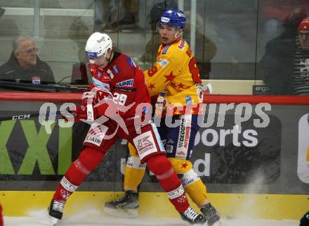 EBEL. Eishockey Bundesliga. EC KAC gegen Asiago Hockey.  Mike Zalewski,   (KAC),    Filippo Rigoni (Asiago). Klagenfurt, am 5.2.2023.
Foto: Kuess
www.qspictures.net
---
pressefotos, pressefotografie, kuess, qs, qspictures, sport, bild, bilder, bilddatenbank