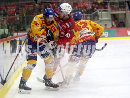 EBEL. Eishockey Bundesliga. EC KAC gegen Asiago Hockey.   Jesper Jensen Aabo,   (KAC),    Anthony Salinitri (Asiago). Klagenfurt, am 5.2.2023.
Foto: Kuess
www.qspictures.net
---
pressefotos, pressefotografie, kuess, qs, qspictures, sport, bild, bilder, bilddatenbank