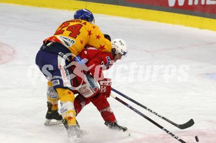 EBEL. Eishockey Bundesliga. EC KAC gegen Asiago Hockey.   Manuel Ganahl,  (KAC),    Randal John Gazzola (Asiago). Klagenfurt, am 5.2.2023.
Foto: Kuess
www.qspictures.net
---
pressefotos, pressefotografie, kuess, qs, qspictures, sport, bild, bilder, bilddatenbank