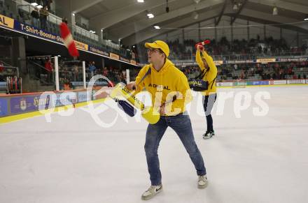 EBEL. Eishockey Bundesliga. EC KAC gegen HCB Suedtirol Alperia.  Admiral T-Shirt-Booster-Show. Klagenfurt, am 17.2.2023.
Foto: Kuess
www.qspictures.net
---
pressefotos, pressefotografie, kuess, qs, qspictures, sport, bild, bilder, bilddatenbank