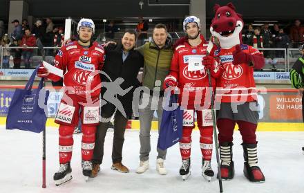 EBEL. Eishockey Bundesliga. EC KAC gegen HCB Suedtirol Alperia.    Fabian Hochegger, Spieler des Abends Lukas Haudum (KAC). Klagenfurt, am 17.2.2023.
Foto: Kuess
www.qspictures.net
---
pressefotos, pressefotografie, kuess, qs, qspictures, sport, bild, bilder, bilddatenbank