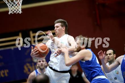 Basketball 2. Liga 2022/2023. Grunddurchgang 17. Runde.  KOS Celovec gegen Kufstein Towers. Andi Smrtnik (KOS),  Daniel Filipovic (Kufstein). Klagenfurt, am 18.2.2023.
Foto: Kuess
www.qspictures.net
---
pressefotos, pressefotografie, kuess, qs, qspictures, sport, bild, bilder, bilddatenbank