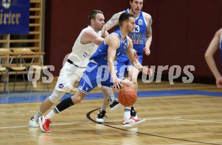Basketball 2. Liga 2022/2023. Grunddurchgang 17. Runde.  KOS Celovec gegen Kufstein Towers. Tim Huber (KOS),  Luka Bozak (Kufstein). Klagenfurt, am 18.2.2023.
Foto: Kuess
www.qspictures.net
---
pressefotos, pressefotografie, kuess, qs, qspictures, sport, bild, bilder, bilddatenbank