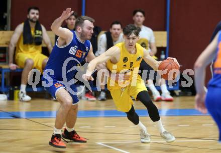Basketball 2. Liga 2022/2023. Grunddurchgang 17. Runde. Woerthersee Piraten gegen BBU Salzburg.  Felix Leindecker  (Piraten),  Luka Milovac (Salzburg). Klagenfurt, am 19.2.2023.
Foto: Kuess
www.qspictures.net
---
pressefotos, pressefotografie, kuess, qs, qspictures, sport, bild, bilder, bilddatenbank
