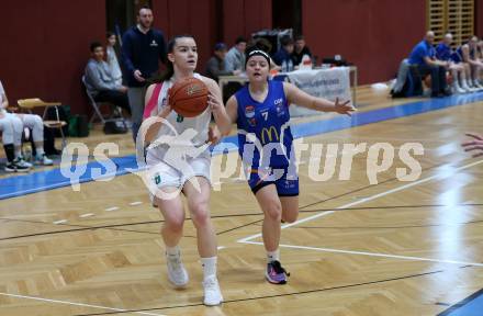Basketball Damen Superliga. Grunddurchgang 14. Runde. KOS Celovec Damen gegen DBB LZ OOE.  Elma Muharemovic (KOS), Emma Kienesberger  (OOE). Klagenfurt, 25.2.2023.
Foto: Kuess
---
pressefotos, pressefotografie, kuess, qs, qspictures, sport, bild, bilder, bilddatenbank
