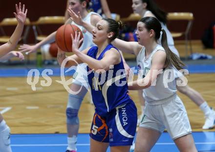 Basketball Damen Superliga. Grunddurchgang 14. Runde. KOS Celovec Damen gegen DBB LZ OOE. Alina Seher  (KOS),  Luciana Chagas (OOE). Klagenfurt, 25.2.2023.
Foto: Kuess
---
pressefotos, pressefotografie, kuess, qs, qspictures, sport, bild, bilder, bilddatenbank