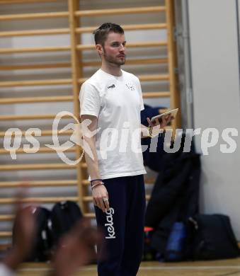 Volleyball. Austrian Volley League Women. ATSC Kelag Wildcats Klagenfurt gegen TI-ROWA-Moser-volley Tirol.   Trainer Stefan Spirk (Klagenfurt).  Klagenfurt, 4.3.2023
Foto: Kuess


---
pressefotos, pressefotografie, kuess, qs, qspictures, sport, bild, bilder, bilddatenbank