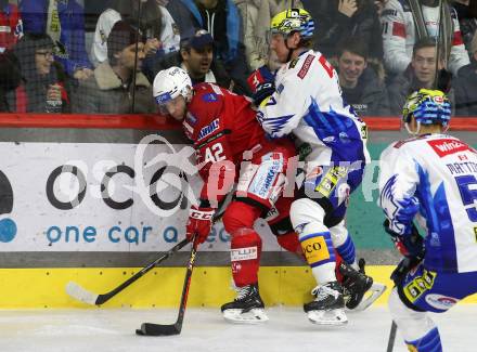 EBEL. Eishockey Bundesliga. KAC gegen VSV.   Rok Ticar   (KAC),   Philipp Lindner (VSV). Klagenfurt, am 10.3.2023.
Foto: Kuess
www.qspictures.net
---
pressefotos, pressefotografie, kuess, qs, qspictures, sport, bild, bilder, bilddatenbank