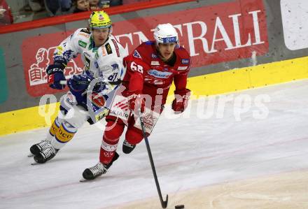 EBEL. Eishockey Bundesliga. KAC gegen VSV.   Luka Gomboc,  (KAC),  Marco Richter   (VSV). Klagenfurt, am 10.3.2023.
Foto: Kuess
www.qspictures.net
---
pressefotos, pressefotografie, kuess, qs, qspictures, sport, bild, bilder, bilddatenbank