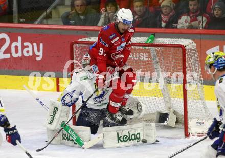 EBEL. Eishockey Bundesliga. KAC gegen VSV.   Fabian Hochegger,  (KAC),    Jean Philippe Lamoureux  (VSV). Klagenfurt, am 10.3.2023.
Foto: Kuess
www.qspictures.net
---
pressefotos, pressefotografie, kuess, qs, qspictures, sport, bild, bilder, bilddatenbank