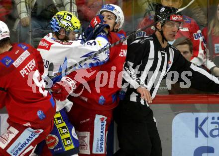 EBEL. Eishockey Bundesliga. KAC gegen VSV.   Jesper Jensen Aabo, (KAC),  Alexander Rauchenwald    (VSV), Schiedsrichter. Klagenfurt, am 10.3.2023.
Foto: Kuess
www.qspictures.net
---
pressefotos, pressefotografie, kuess, qs, qspictures, sport, bild, bilder, bilddatenbank