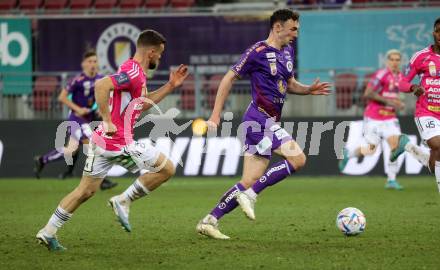 Fussball Bundesliga. SK Austria Klagenfurt gegen TSV Hartberg.  Andrew Irving, (Klagenfurt),   Juergen Heil  (Hartberg).  Klagenfurt, am 12.3.2023.
Foto: Kuess
---
pressefotos, pressefotografie, kuess, qs, qspictures, sport, bild, bilder, bilddatenbank