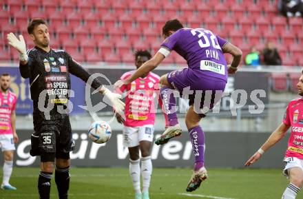 Fussball Bundesliga. SK Austria Klagenfurt gegen TSV Hartberg. Markus Pink,  (Klagenfurt),    Raphael Sallinger  (Hartberg).  Klagenfurt, am 12.3.2023.
Foto: Kuess
---
pressefotos, pressefotografie, kuess, qs, qspictures, sport, bild, bilder, bilddatenbank