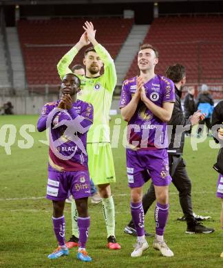 Fussball Bundesliga. SK Austria Klagenfurt gegen TSV Hartberg. Jubel Solomon Owusu Bonnah, Phillip Menzel, Andrew Irving   (Klagenfurt).  Klagenfurt, am 12.3.2023.
Foto: Kuess
---
pressefotos, pressefotografie, kuess, qs, qspictures, sport, bild, bilder, bilddatenbank