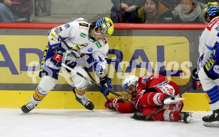 EBEL. Eishockey Bundesliga. EC KAC gegen VSV.   Lucas Lessio,   (KAC),  Marco Richter  (VSV). Klagenfurt, am 14.3.2023.
Foto: Kuess
www.qspictures.net
---
pressefotos, pressefotografie, kuess, qs, qspictures, sport, bild, bilder, bilddatenbank