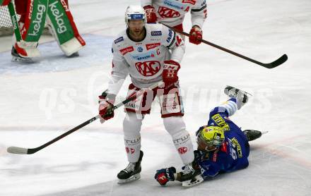 EBEL. Eishockey Bundesliga. EC VSV gegen KAC.  Anthony Luciani,   (VSV),  Paul Postma  (KAC). Villach, am 17.3.2023.
Foto: Kuess
www.qspictures.net
---
pressefotos, pressefotografie, kuess, qs, qspictures, sport, bild, bilder, bilddatenbank