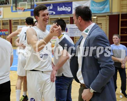 Basketball 2. Liga 2022/2023. Playoff.  2. Runde. KOS Celovec gegen Guessing Blackbirds.   Jubel Andi Smrtnik, Stefan Hribar (KOS),   (Guessing). Klagenfurt, am 19.3.2023.
Foto: Kuess
www.qspictures.net
---
pressefotos, pressefotografie, kuess, qs, qspictures, sport, bild, bilder, bilddatenbank