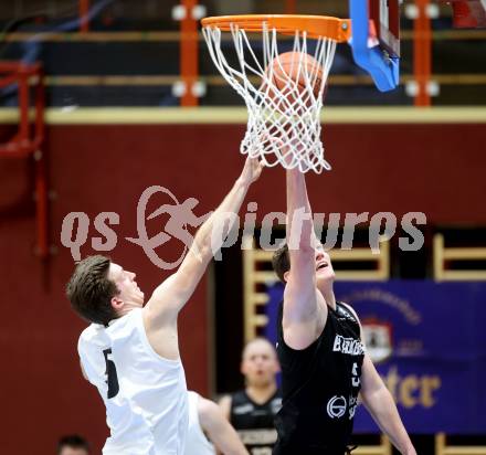 Basketball 2. Liga 2022/2023. Playoff.  2. Runde. KOS Celovec gegen Guessing Blackbirds.   Andi Smrtnik (KOS),  Sebastian Koch (Guessing). Klagenfurt, am 19.3.2023.
Foto: Kuess
www.qspictures.net
---
pressefotos, pressefotografie, kuess, qs, qspictures, sport, bild, bilder, bilddatenbank