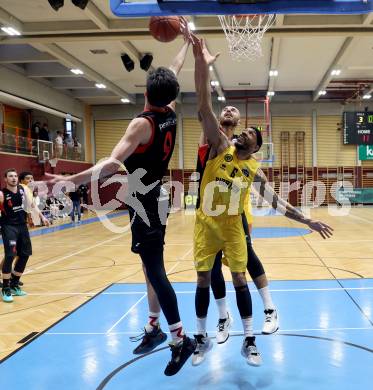 Basketball 2. Liga 2022/2023. Playoff.  2. Runde. Woerthersee Piraten gegen Mistelbach Mustangs.  Shawn L. Ray  (Piraten), Maximilian Girschik, Michal Norwa  (Mistelbach). Klagenfurt, am 18.3.2023.
Foto: Kuess
www.qspictures.net
---
pressefotos, pressefotografie, kuess, qs, qspictures, sport, bild, bilder, bilddatenbank