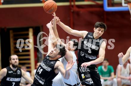 Basketball 2. Liga 2022/2023. Playoff.  2. Runde. KOS Celovec gegen Guessing Blackbirds.   Veljko Dena (KOS),  Christoph Astl ,  Bernhard Koch (Guessing). Klagenfurt, am 19.3.2023.
Foto: Kuess
www.qspictures.net
---
pressefotos, pressefotografie, kuess, qs, qspictures, sport, bild, bilder, bilddatenbank