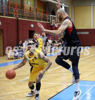 Basketball 2. Liga 2022/2023. Playoff.  2. Runde. Woerthersee Piraten gegen Mistelbach Mustangs.  Shawn L. Ray  (Piraten), Michal Norwa  (Mistelbach). Klagenfurt, am 18.3.2023.
Foto: Kuess
www.qspictures.net
---
pressefotos, pressefotografie, kuess, qs, qspictures, sport, bild, bilder, bilddatenbank