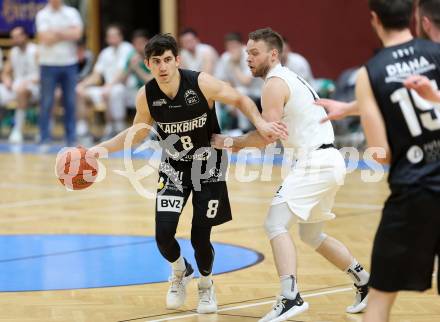 Basketball 2. Liga 2022/2023. Playoff.  2. Runde. KOS Celovec gegen Guessing Blackbirds.   Tim Huber (KOS),  Bernhard Koch  (Guessing). Klagenfurt, am 19.3.2023.
Foto: Kuess
www.qspictures.net
---
pressefotos, pressefotografie, kuess, qs, qspictures, sport, bild, bilder, bilddatenbank