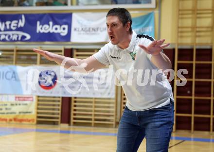 Basketball 2. Liga 2022/2023. Playoff.  2. Runde. KOS Celovec gegen Guessing Blackbirds.   Trainer Rok Heiligstein (KOS). Klagenfurt, am 19.3.2023.
Foto: Kuess
www.qspictures.net
---
pressefotos, pressefotografie, kuess, qs, qspictures, sport, bild, bilder, bilddatenbank