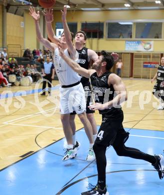 Basketball 2. Liga 2022/2023. Playoff.  2. Runde. KOS Celovec gegen Guessing Blackbirds.   Andi Smrtnik (KOS),  Christoph Astl ,  Sebastian Koch (Guessing). Klagenfurt, am 19.3.2023.
Foto: Kuess
www.qspictures.net
---
pressefotos, pressefotografie, kuess, qs, qspictures, sport, bild, bilder, bilddatenbank